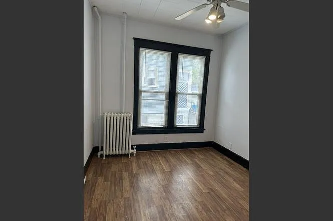 212 W Washington St — Photo 4