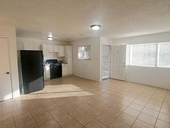 3rd image of 2900 Marlin Ave APT B