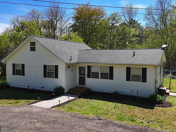 2nd image of 20939 Abell Rd