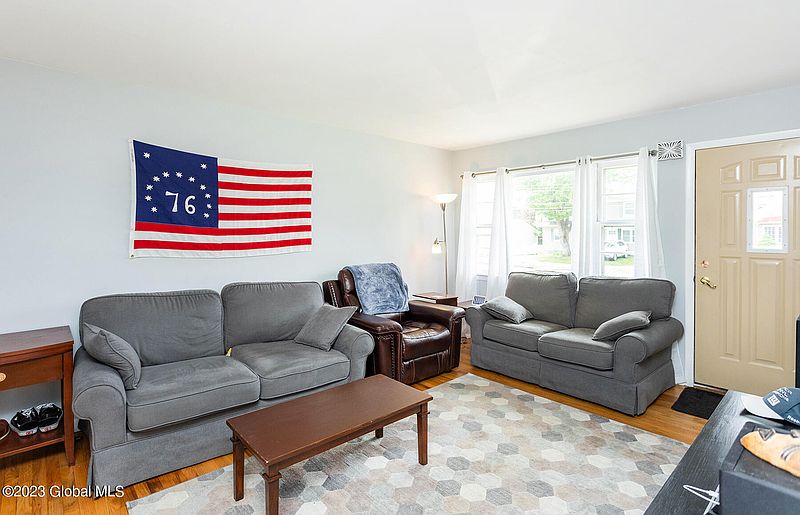 5th image of 1082 Madison Avenue