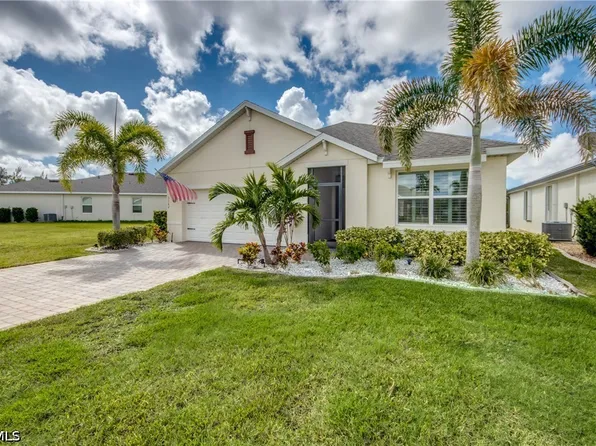 3162 Estancia Ln, Cape Coral, FL 33909