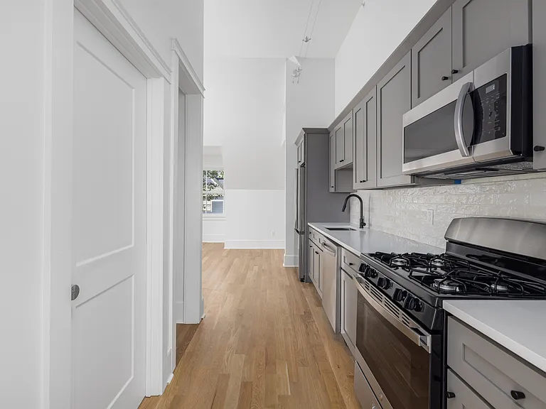 293 Governor St #302 — Photo 8