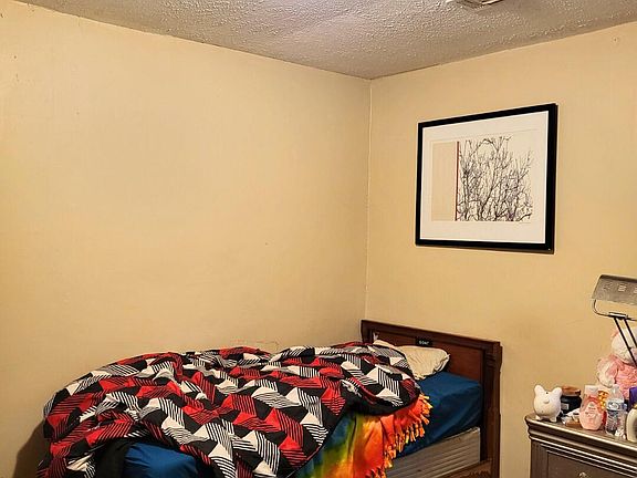 5th image of 2927 Fairhill Dr