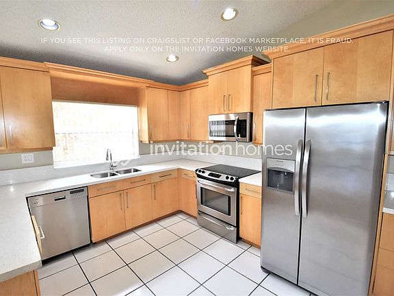 5th image of 4926 SW 33rd Ter