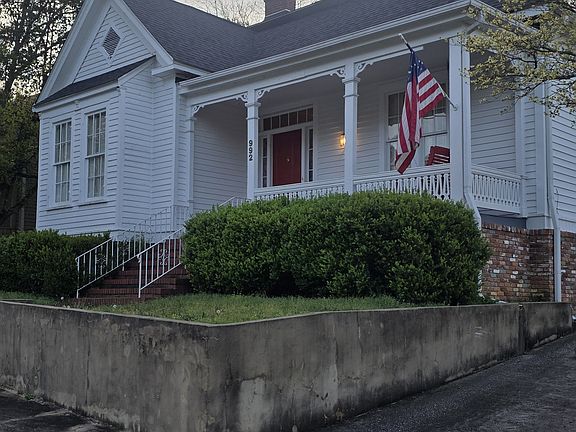 2nd image of 992 Spring St