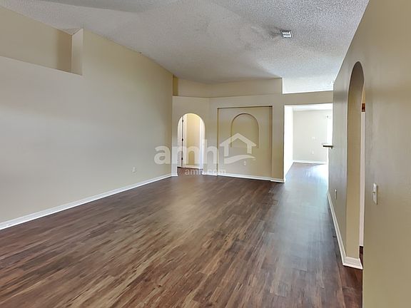 4th image of 2032 Corner Glen Dr
