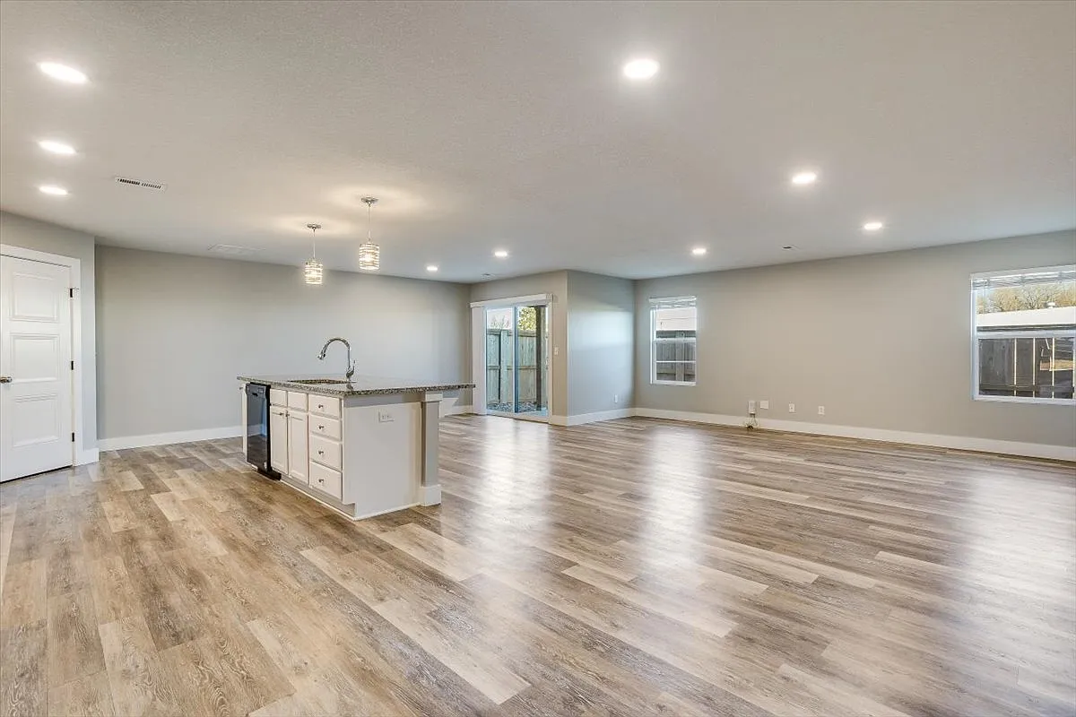 8863 W Haylee Cir - 1 — Photo 1