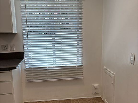 4th image of 1125 S Doheny Dr #112525