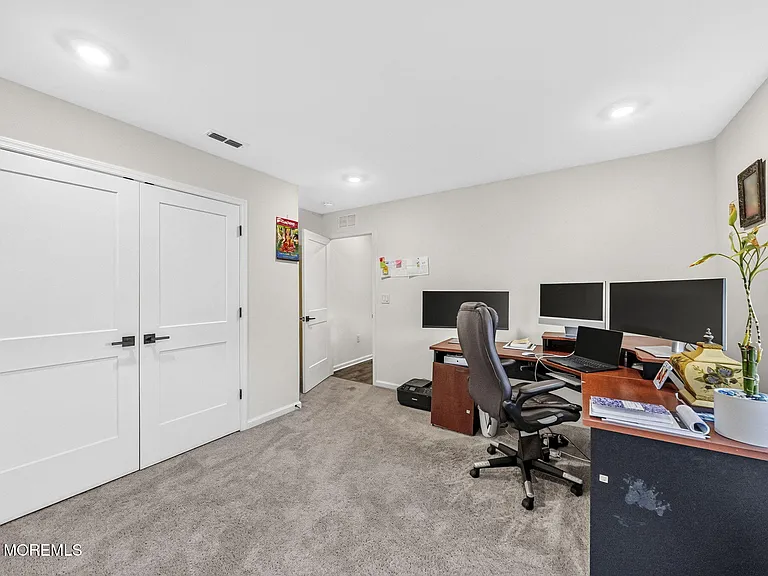 319 Tulip Ct — Photo 50