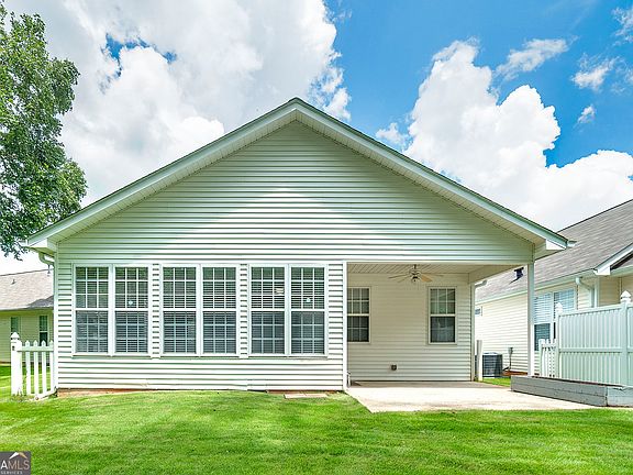 5th image of 310 Singing Brook Ln