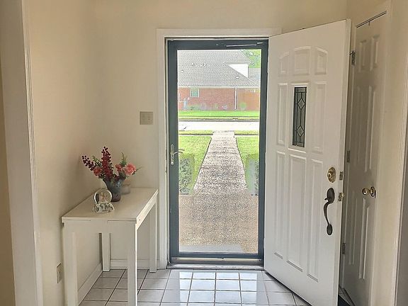 3rd image of 1371 Grey Wolf Dr