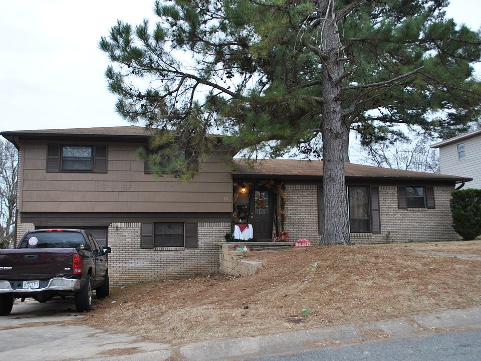 711 Bel Aire Circle Front view