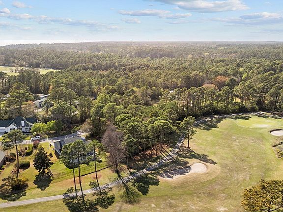 3rd image of 215 Oak Drive