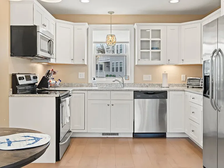 45 Post Rd #11 — Photo 4