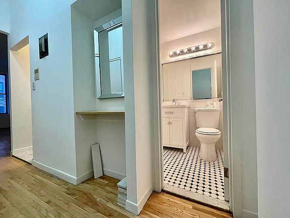 5th image of 36 W 35th St APT 5B
