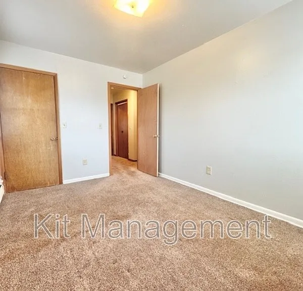 3320 Douglas Rd — Photo 6