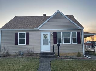 546 Rentzheimer Dr, Hellertown, PA 18055