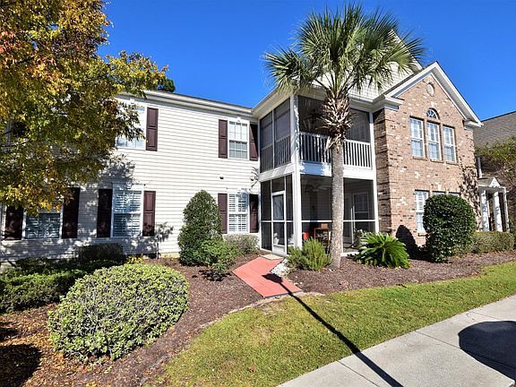 Lower floor condo with screened porch