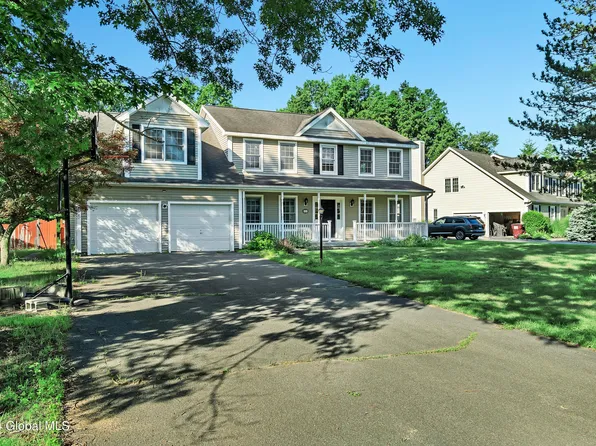 27 Torrey Pines, Clifton Park, NY 12065