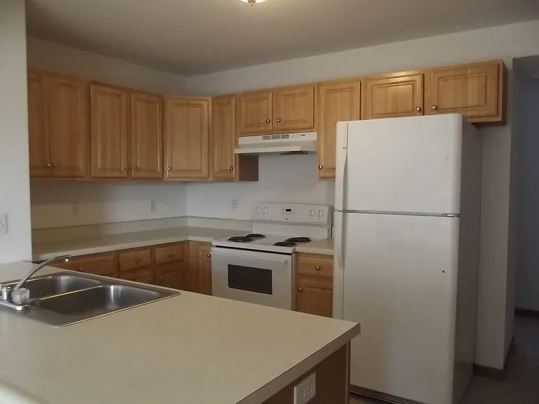 827 Kaestner Dr — Photo 6