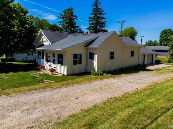 106 Washington St, Attica, MI 48412