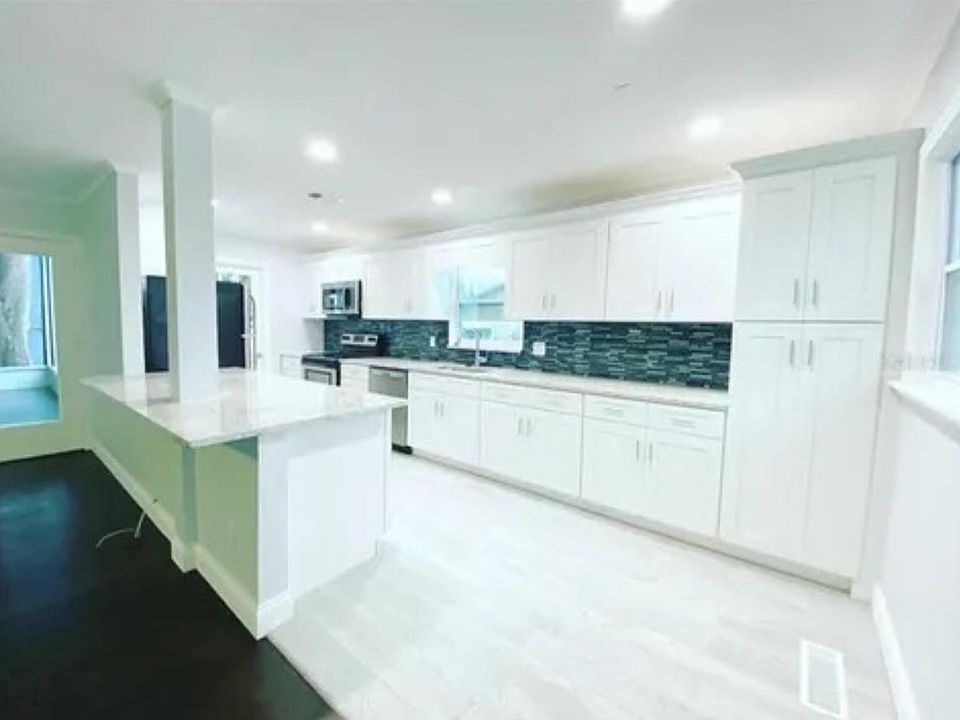 1st image of 16 Jeff Rd