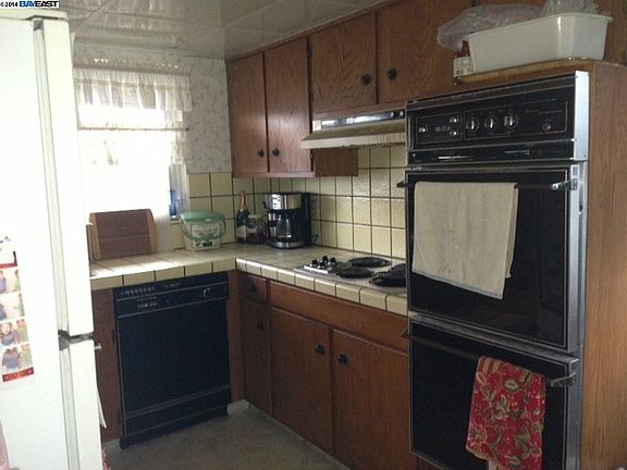 4th image of 235 Merced Dr