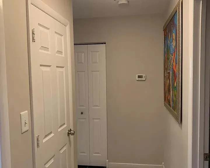 Mainfloor hallway