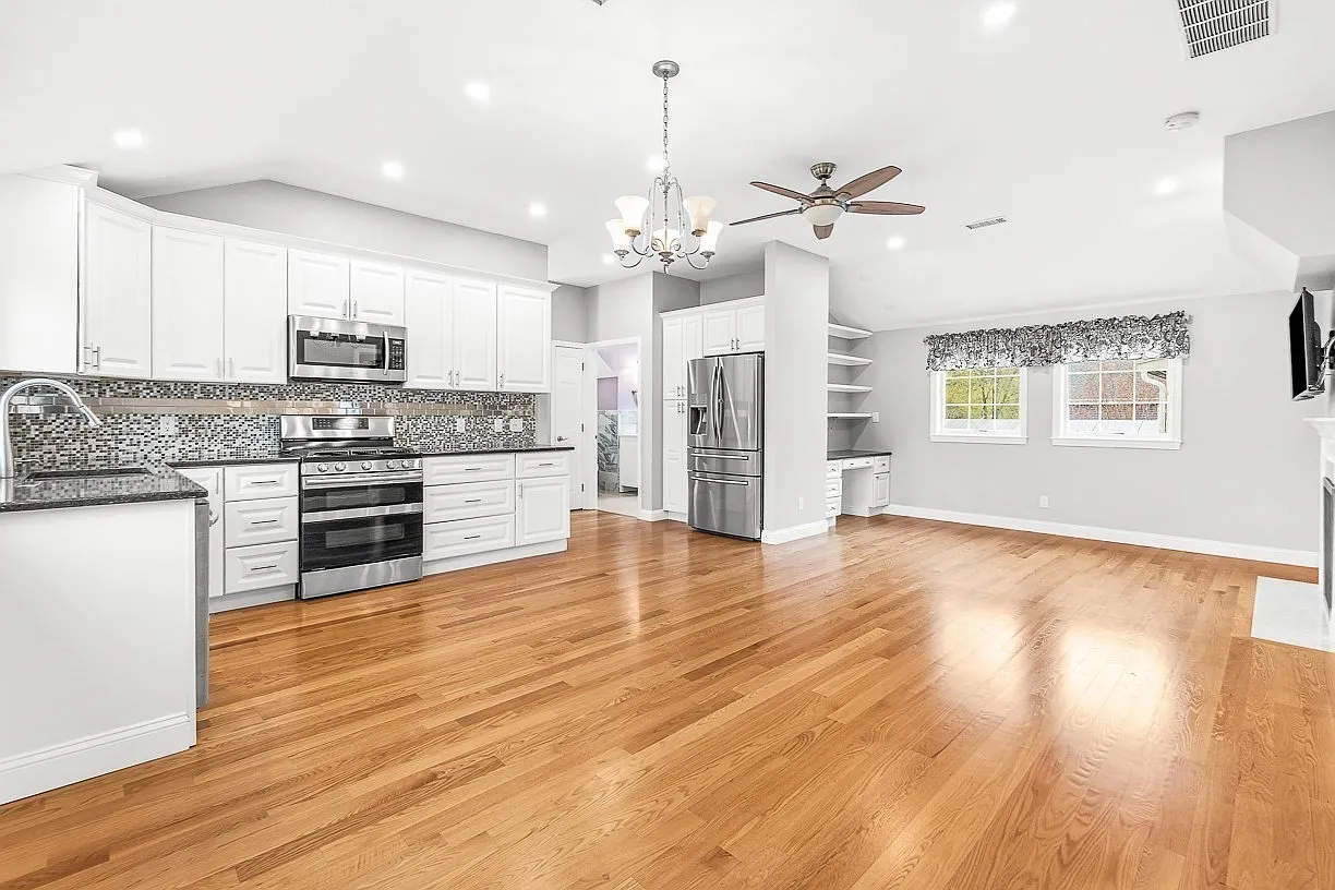 1 bed, 800 sqft, $3,000 — Photo 2