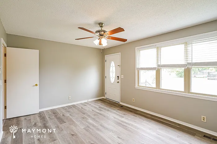 127 Evergreen Cir — Photo 4