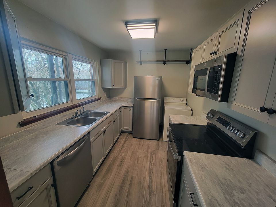 Freshly remodeled kitchen.