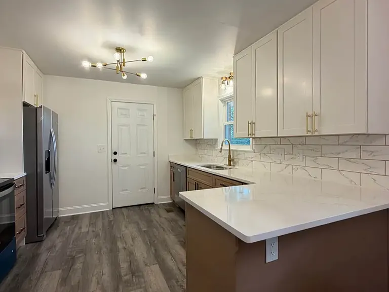 7754 Vista Hills Dr — Photo 2