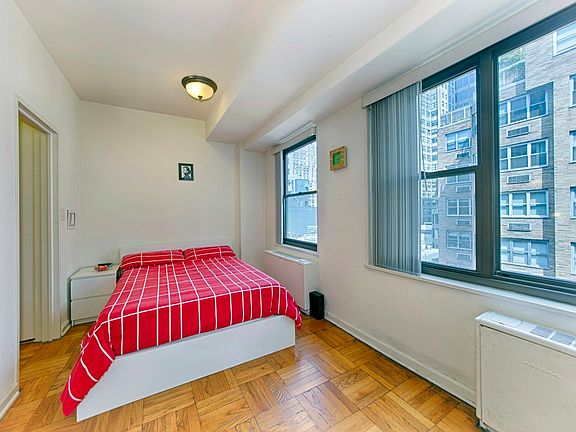 4th image of 35 E 38th St APT 10J