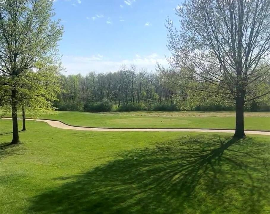 2nd image of 775 Cypress Knoll Dr