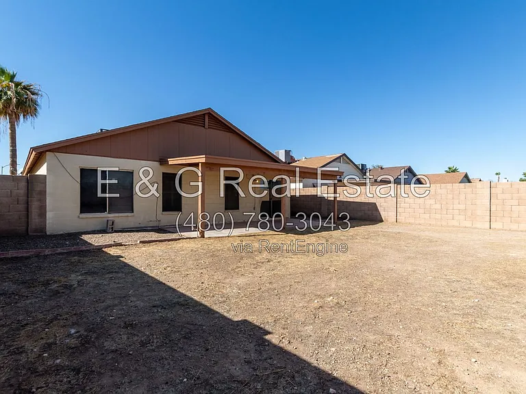 8651 N 107th Dr — Photo 28