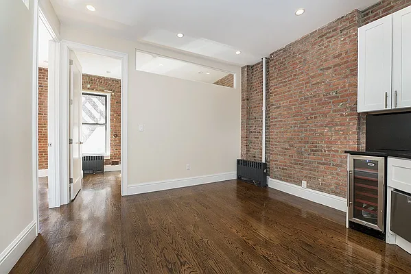 Rented by Bold New York | media 49