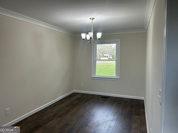 3rd image of 360 Warren Rd NE