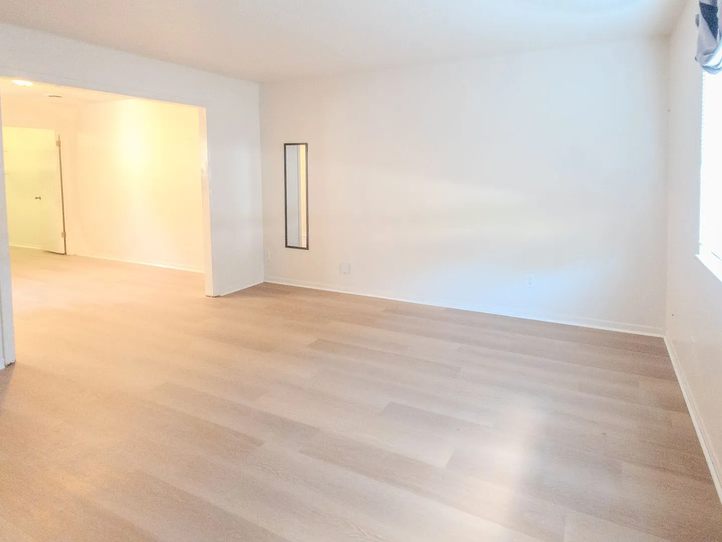 West Knoxville 37919 - Charming Townhome in West Knoxville! Available Now! 2 Bedroom, 1.5 Bath. — Photo 3