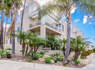 2602 E 20th St, Signal Hill, CA 90755