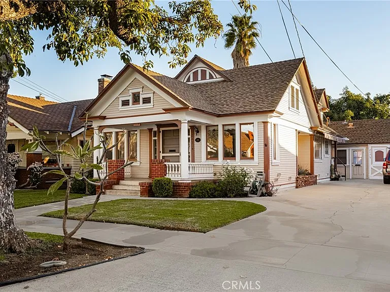 243 N Grand St — Photo 1