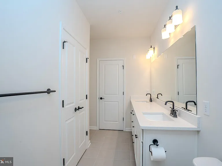 507 Reading Ct — Photo 17