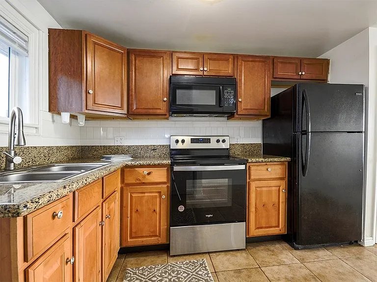 219 E Southgate Ave #1 — Photo 3