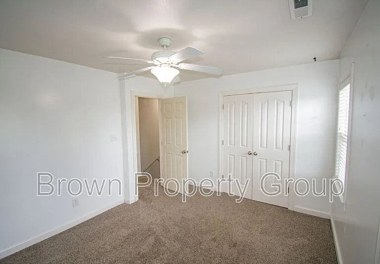 102 Springwood Dr — Photo 7