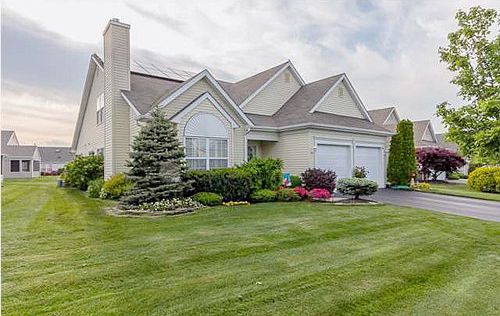 1st image of 83 Rosewood Dr