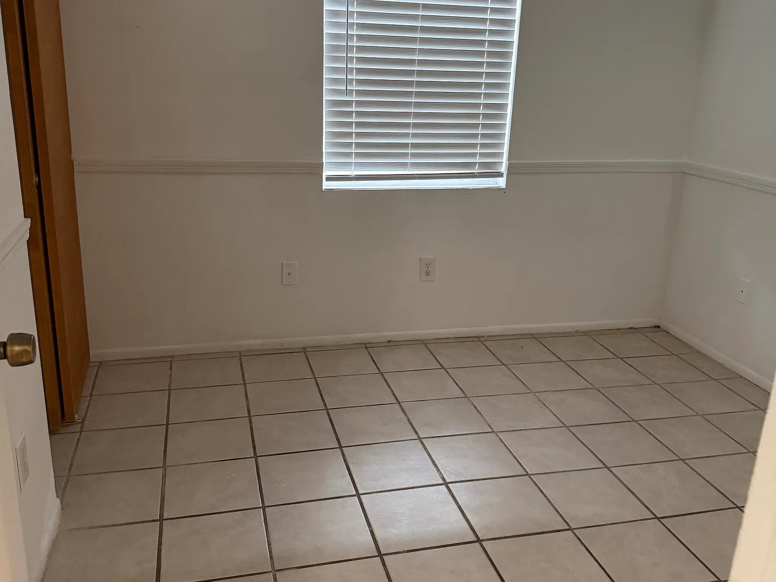 3 bed, 1.5 bath, 1150 sqft, $1,995 — Photo 3