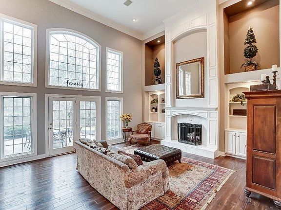 4th image of 6471 Neville Ct