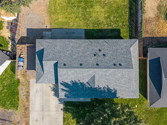 3rd image of 941 E Hayden Drive
