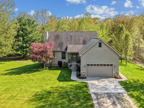 6527 Genaw Rd, Clay, MI 48001