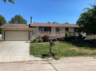 1702 Laurel Ln, Norfolk, NE 68701
