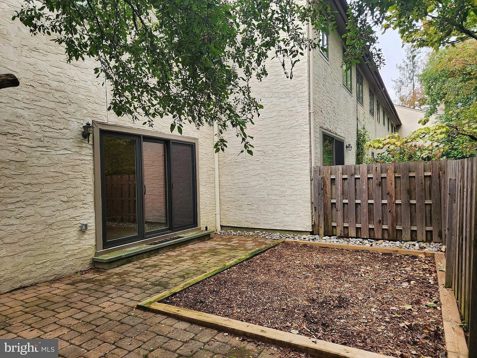 2 bed, 2.5 bath, 2143 sqft, $3,400 — Photo 2